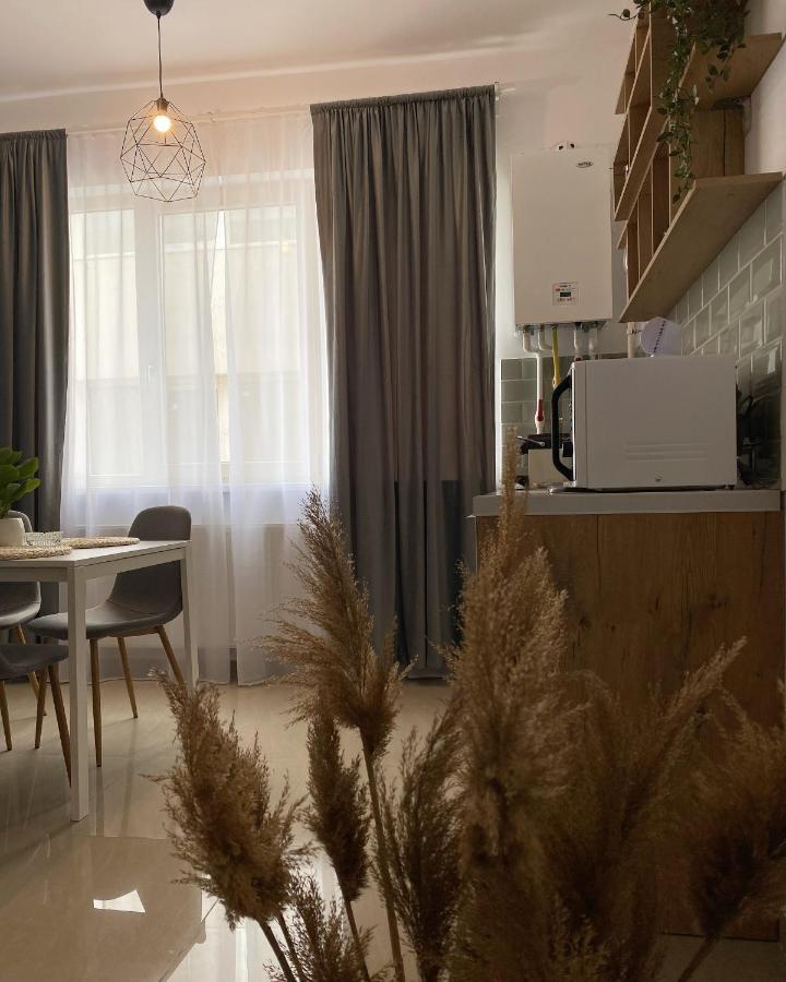 Royal Reed Apartments นาโวดาริ ภายนอก รูปภาพ