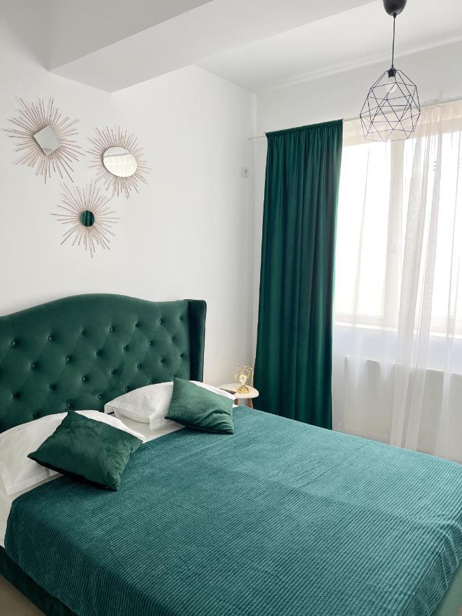 Royal Reed Apartments นาโวดาริ ภายนอก รูปภาพ