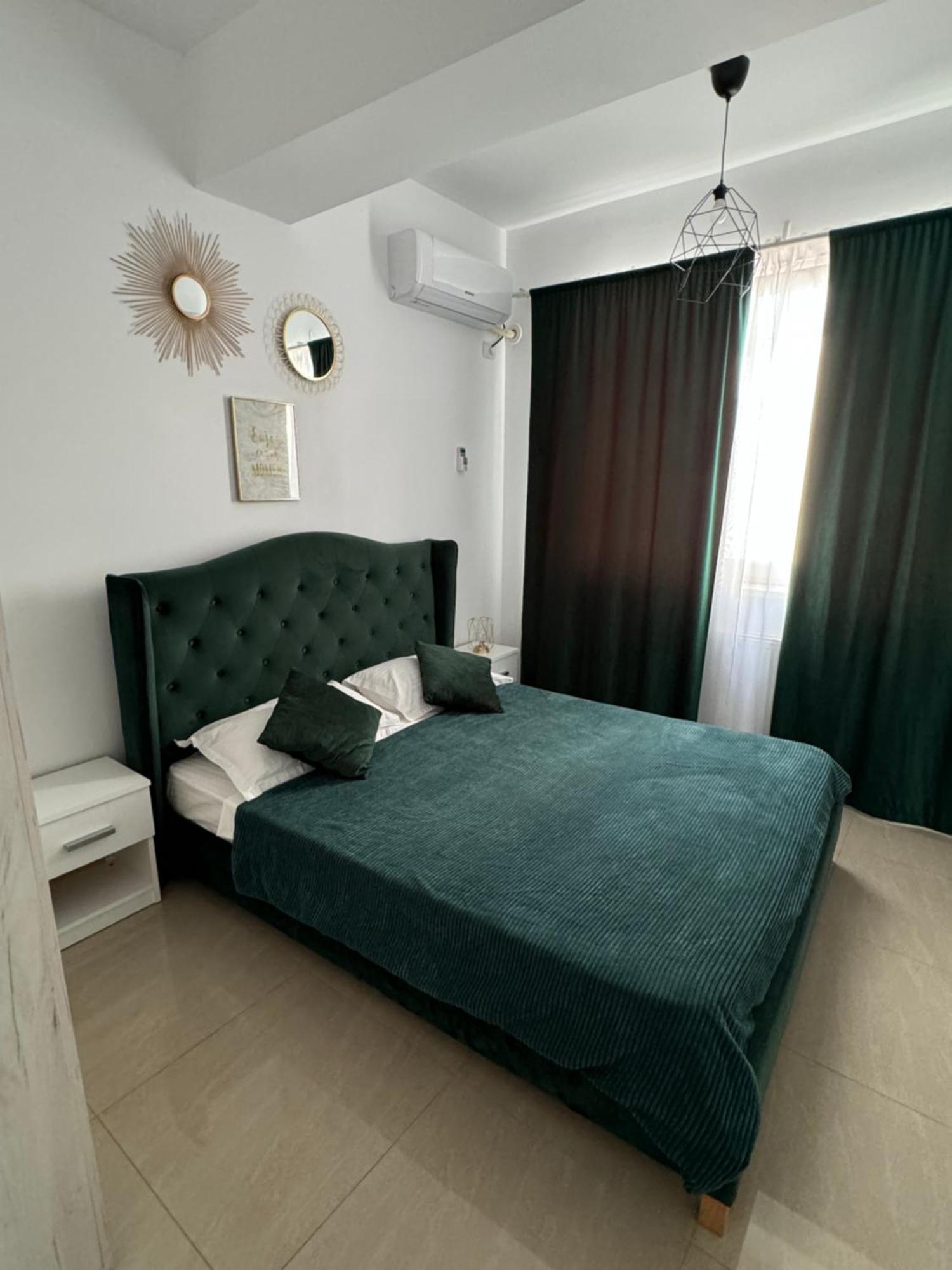 Royal Reed Apartments นาโวดาริ ภายนอก รูปภาพ